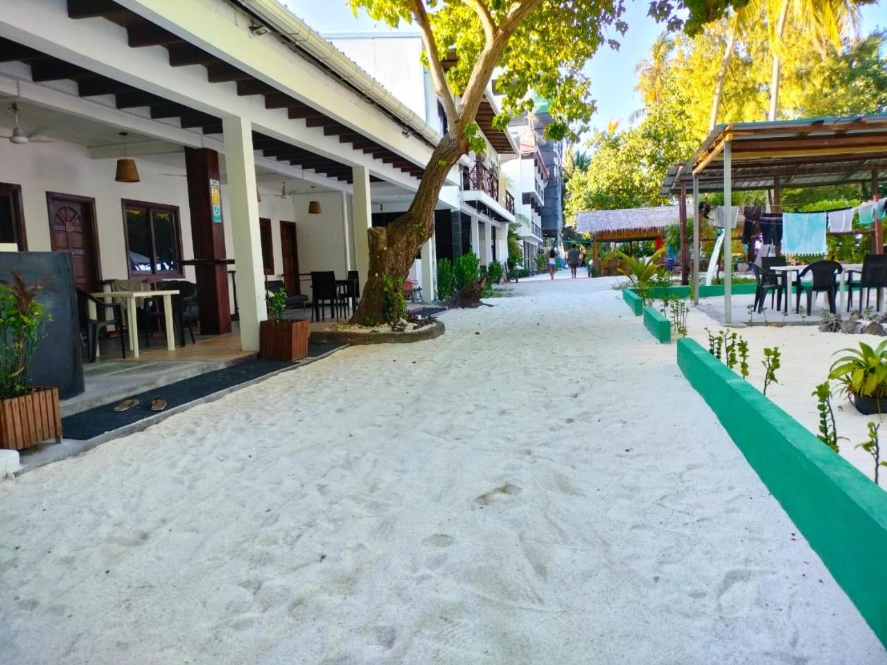 Surf Deck Hotell Thulusdhoo Exteriör bild