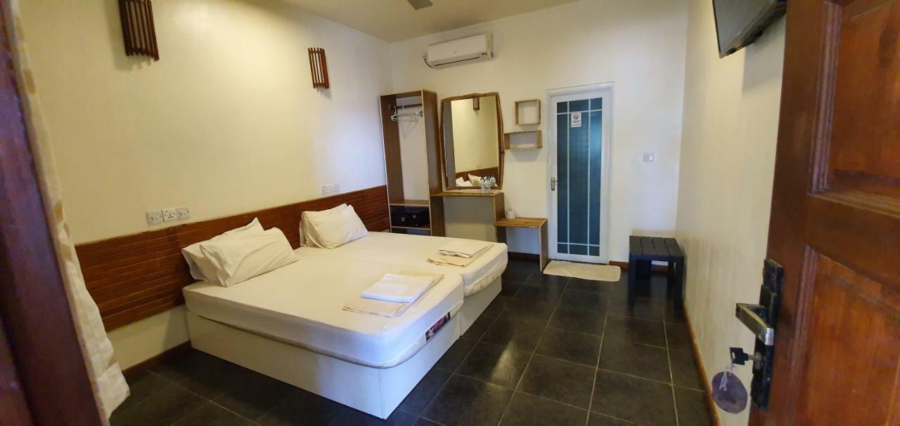 Surf Deck Hotell Thulusdhoo Exteriör bild
