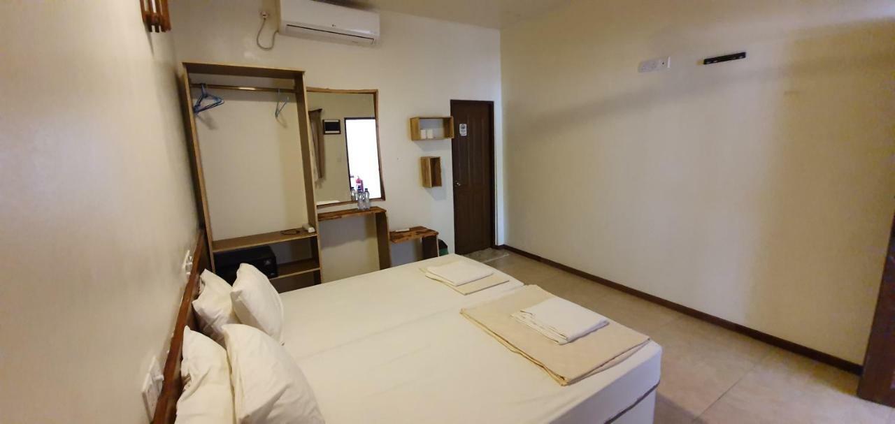 Surf Deck Hotell Thulusdhoo Exteriör bild