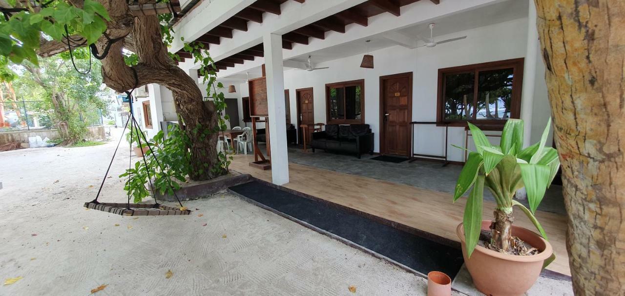 Surf Deck Hotell Thulusdhoo Exteriör bild